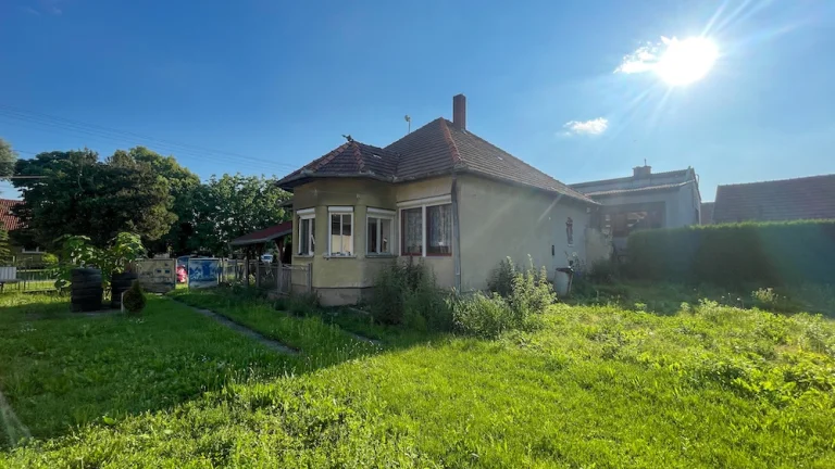 Rodinný dom s investičným pozemkom na predaj, Lúčnica nad Ži