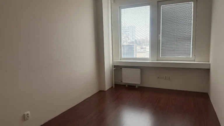 PRENÁJOM kancelárie 19 m2, - Rybničná, BA III, Rača