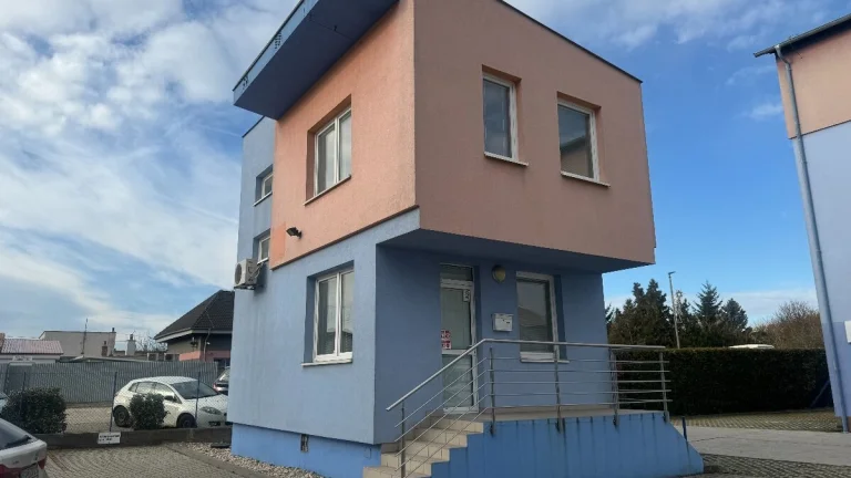 PRENÁJOM administratívnej budovy 64m2 - BA II, Dvojkrížna, P