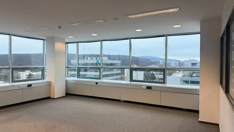 PRENÁJOM kancelárií WESTEND TOWER, Dubravská cesta, BA IV