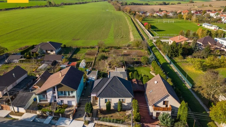PNORF – 3i RD + 2i domček, 830 m2, garáž, altánok, Kľačany