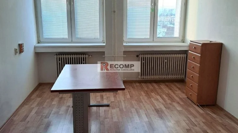 Kancelárske priestory na prenájom 17 m2, Poprad - Západ