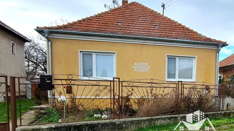 Na predaj rodinný dom v obci Strekov