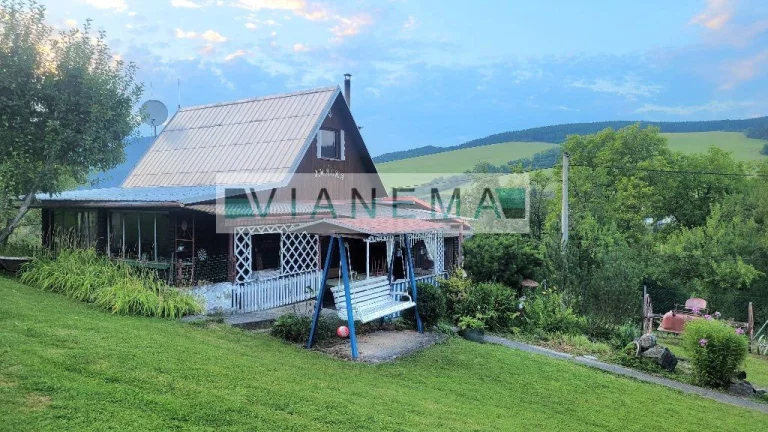 IBA U NÁS ponúkame na predaj chatu nad obcou Dolná Mariková