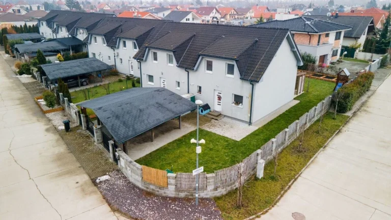 PRENÁJOM: Rodinný dvojdom v Malinove