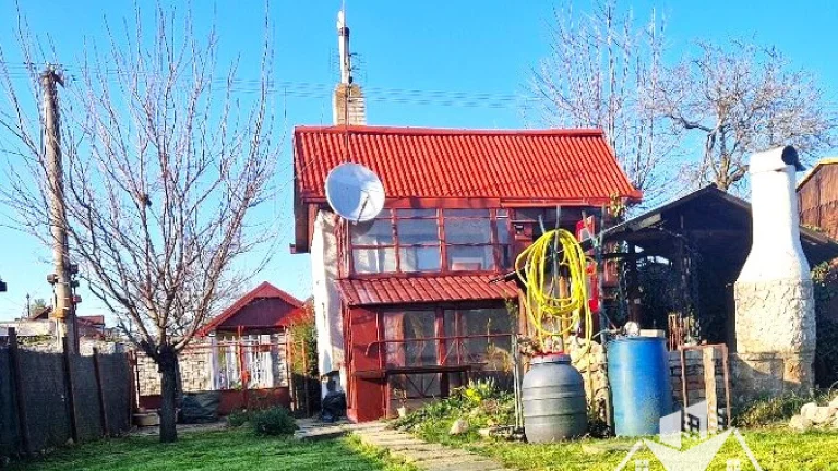 Na predaj murovaná chata v Nových Zámkoch