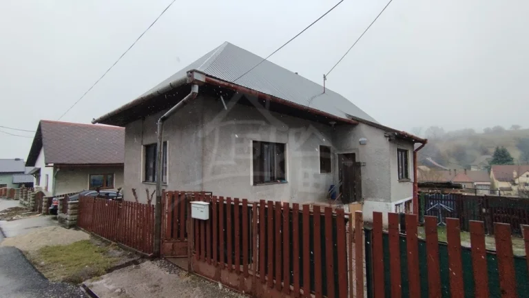 Rodinný dom v Hornej Štubni – priestranný pozemok, komplet