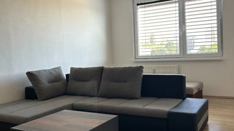 Prenájom 2 izbový byt Nitra Chrenová