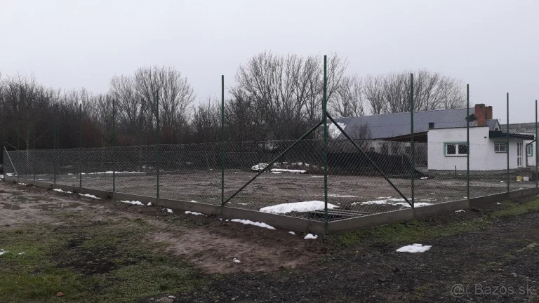 Pozemok na predaj.