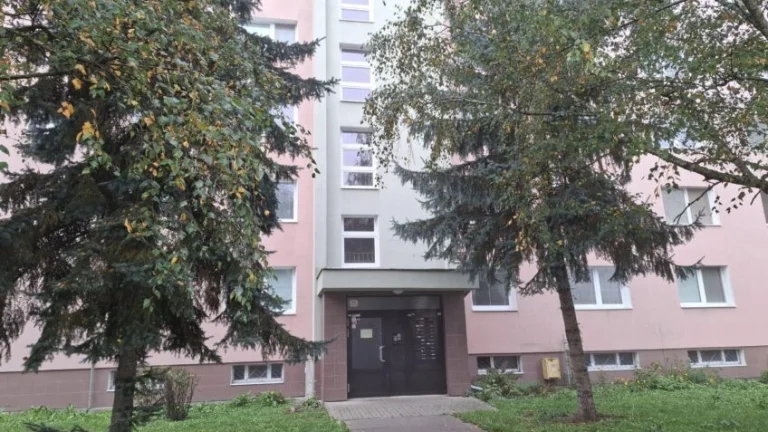 Trojizbový slnečný byt blízko centra mesta Lučenec na predaj