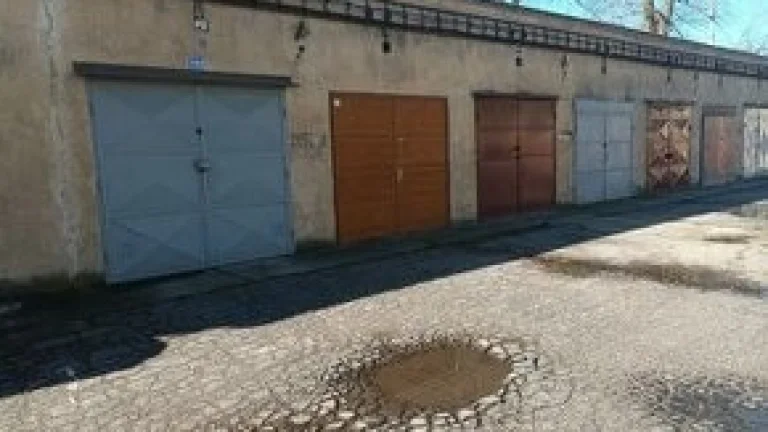 Zoberiem do dlhodobého prenájmu garáž na Medvedzí
