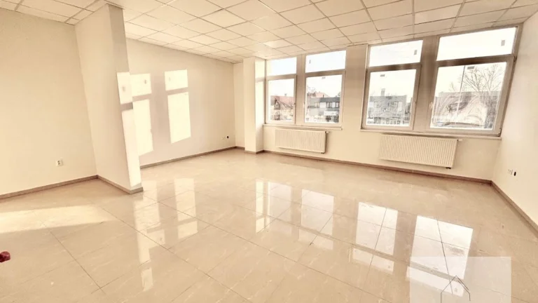 Prenájom obchodných priestorov v centre mesta Vráble
