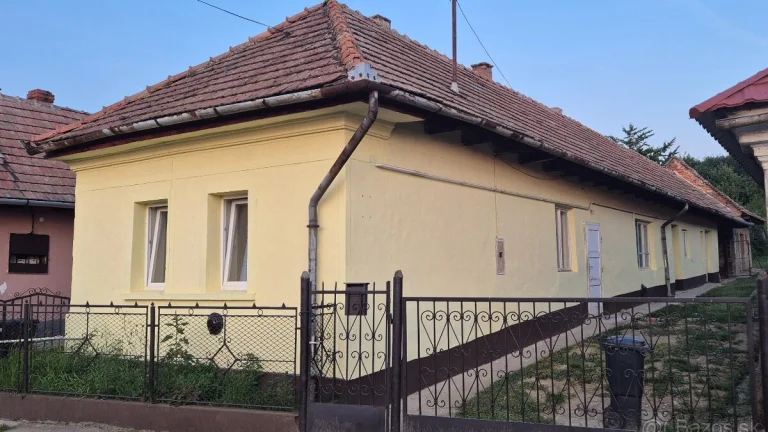 Len 25 minút od Košíc, rodinný dom v meste Gönc, Maďarsko