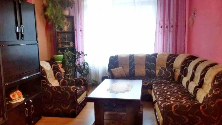 Na predaj priestranný 3 izbový byt - sídlisko Juh - okres Vr