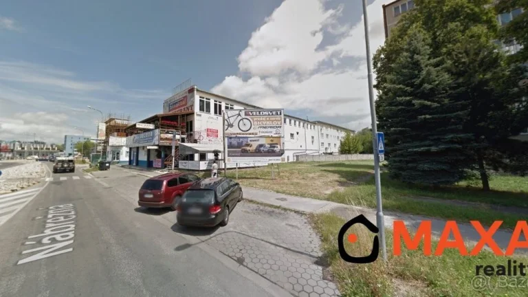 Pozemok na hlavnom ťahu v Prievidzi