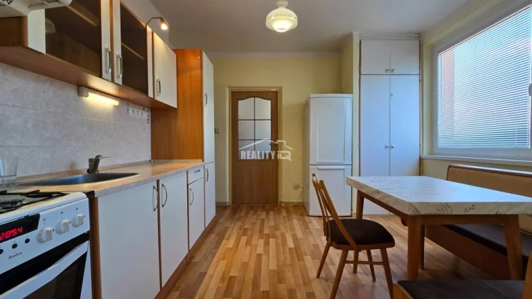 Na predaj veľký 3-izbový byt na Soblahovskej ulici, 74 m2