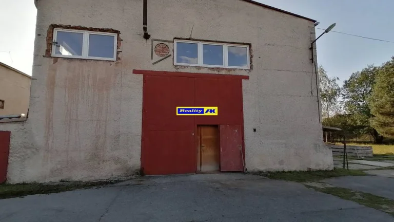 Hala na predaj okres Martin obec Sučany, príjazd na diaľnicu