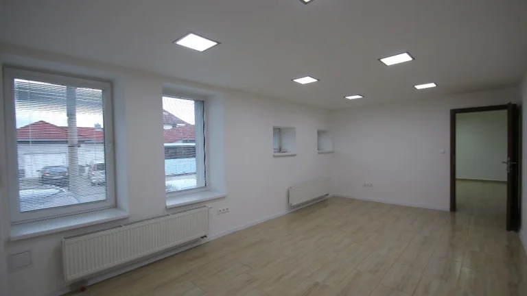 Kancelárske priestory- Odborárska ulica-Nové Mesto nad Váhom