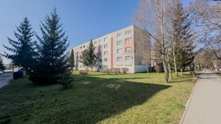 2-izbový byt - kompletná rekonštrukcia v centre mesta Poltár