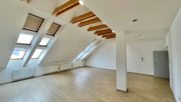 Na prenájom kancelária 107m2 v centre Žiliny