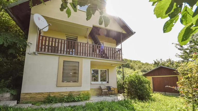 PEKNÁ NEHNUTEĽNOSŤ s KRBOM a GARÁŽOU, ŠÍPKOVÁ ul., KOŠICE