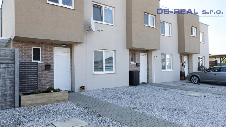 Predaj 1.posch. 3izb RD 91m2 v radovom trojdome v Košútoch