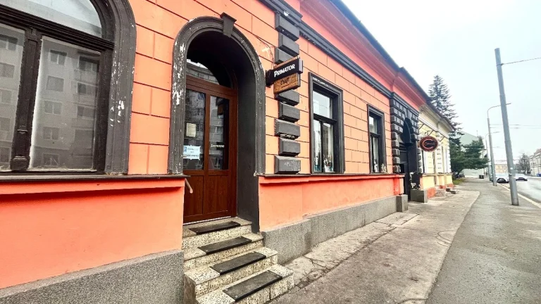 Lukratívny objekt s veľkým pozemkom - Centrum mesta