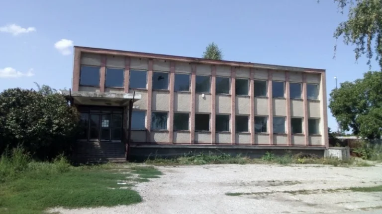 Administratívna budova v obci Tvrdošovce na predaj