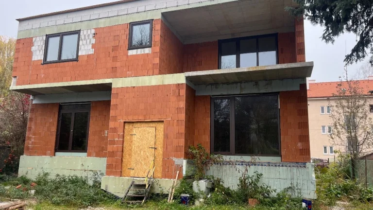 Predám rozostavanú budovu v centre Nitry