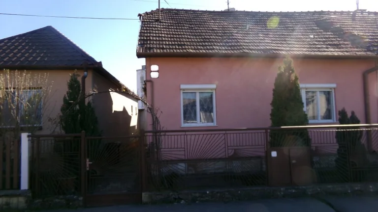 ZNÍŽENÁ CENA 3iz. rodinný dom Levice