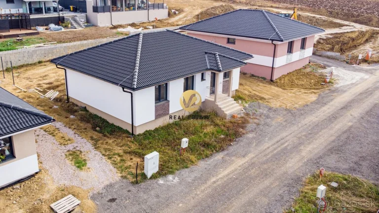 REZERVOVANÉ Na Predaj nízkoenergetický Rodinný dom - Veľký