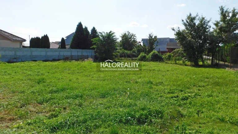 HALO reality - Predaj, pozemok pre rodinný dom 485 m2 Kolá