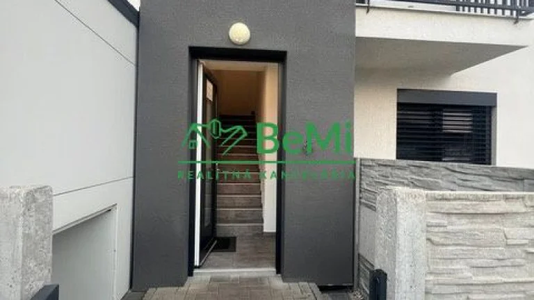 Novostavba 3 izbový byt - 80m2 , balkón, lukratívna časť -
