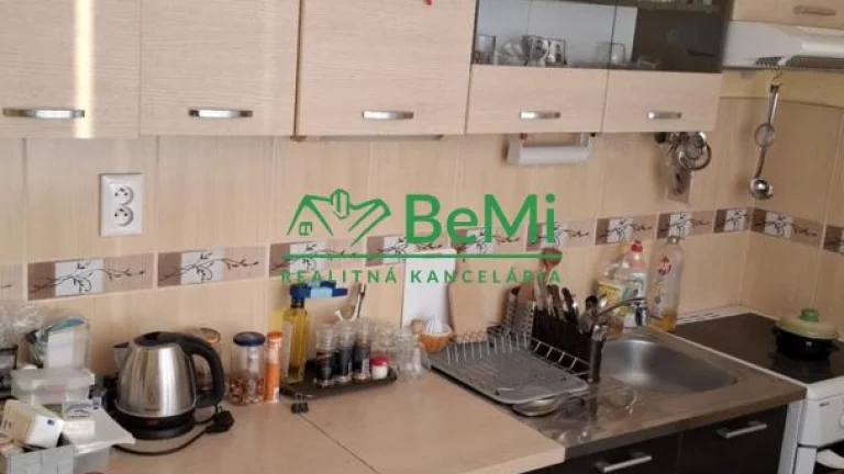 Predaj, 2 izbový zrekonštruovaný byt - Šahy (036-112-PEKR)