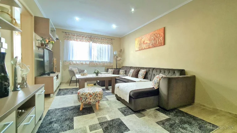 Na predaj 4. izb. rodinný dom, pozemok 381 m2, Handlová