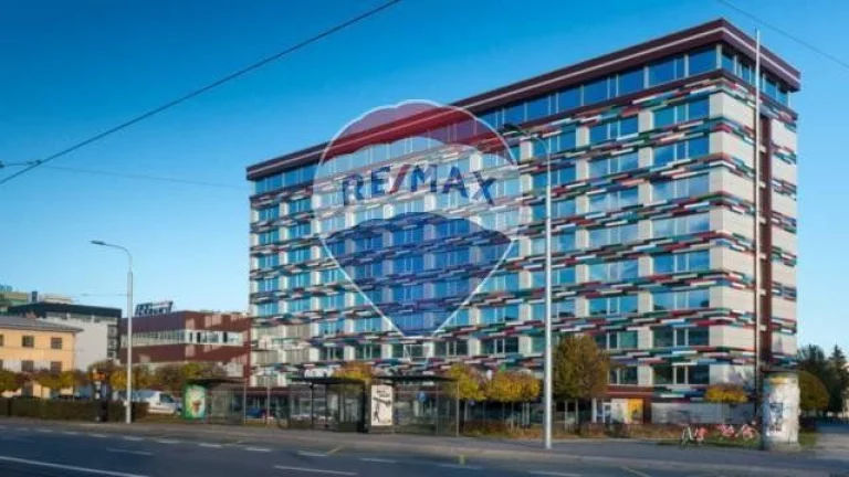 Prenájom komerčného priestoru 211,26 m2, v budove Aston Buil