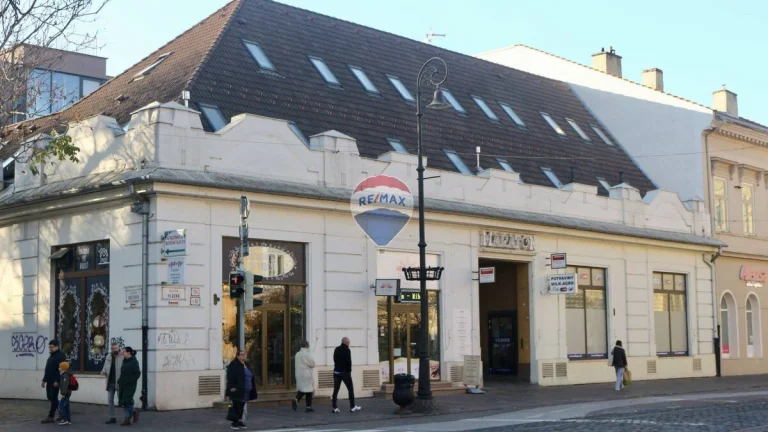 Predaj nebytových priestorov - suterén 372 m2, v centre Koší