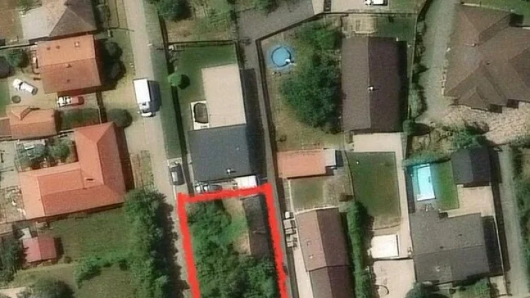 Predám stavebný pozemok 453m2 v obci Majcichov