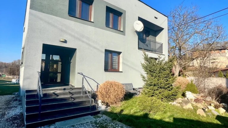 Pekný 6 - izbový rodinný dom, Trstené pri Hornáde