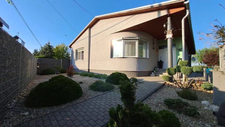 Zariadeny RD v obci Čierna