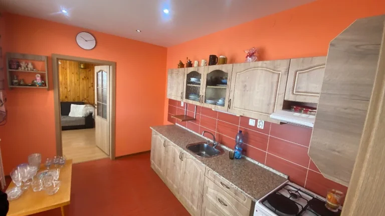 REZERVOVANY-Znížena cena - 3 izbový byt Spiš.N. Ves, Západ 1