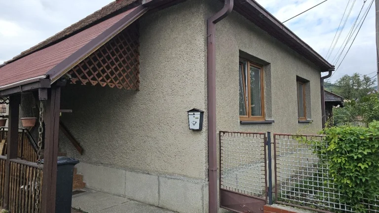 Menší rodinný dom v Nesluši