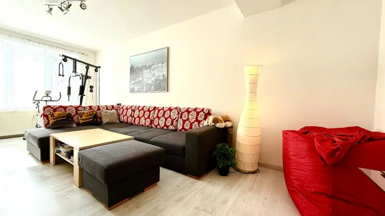 2 izbový SLNEČNÝ byt v centre MALACIEK - balkón