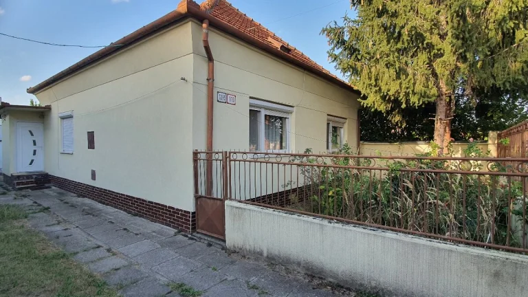 3 izbový rodinný dom v Nových Zámkoch
