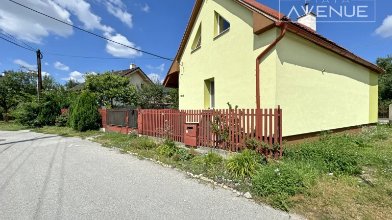 Piata Avenue | Útulný rodinný domček v srdci Tepličky nad V