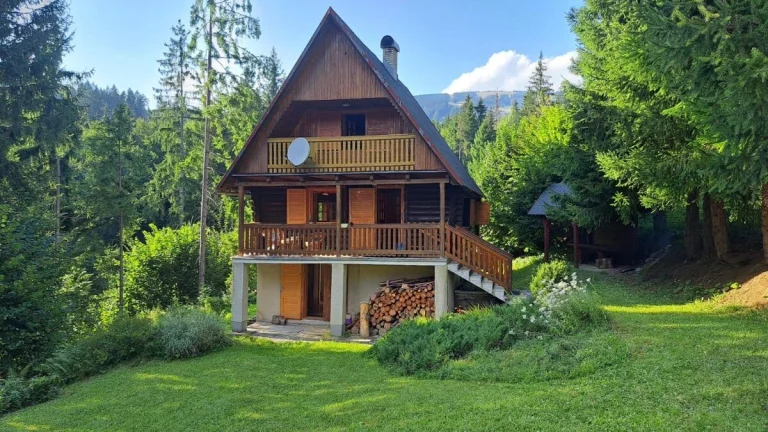 Kubínska hoľa - priestranná chata so saunou na predaj