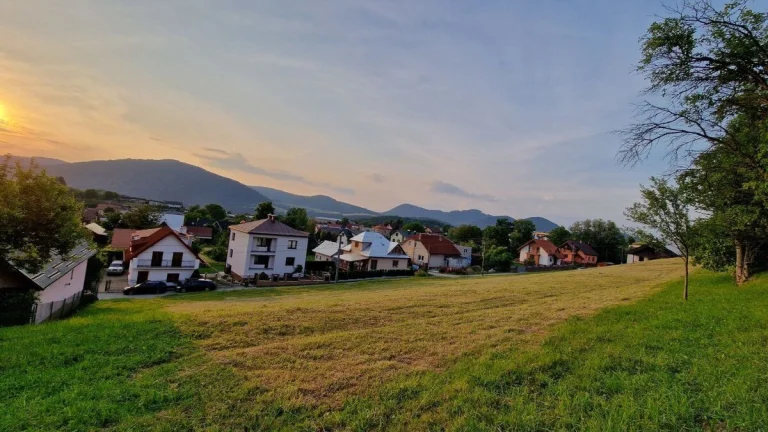 Bez maklérov predám krásny pozemok v lokalite Dolná Tižina I
