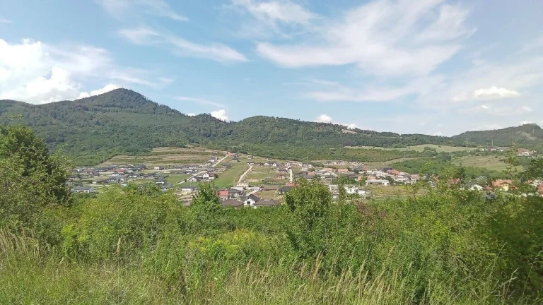 Bez maklérov predám slnečný pozemok v lokalite Fintice ID 10
