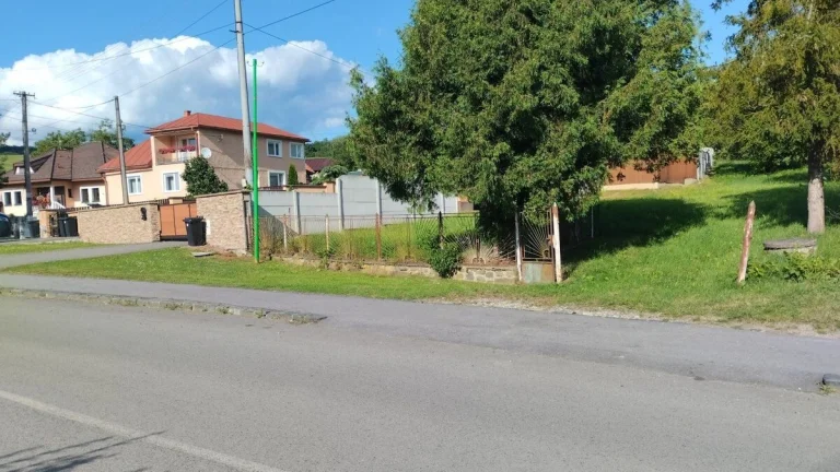 Bez maklérov predám vlastny pozemok v lokalite Pichne ID 104