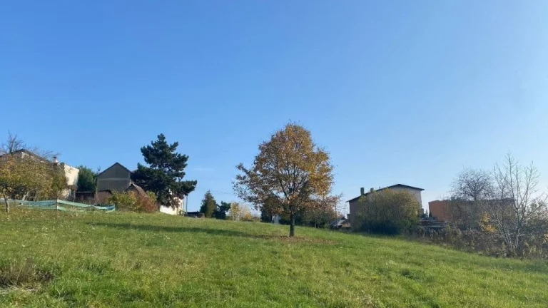 Bez maklérov predám slnečný pozemok v lokalite Poproč (okres